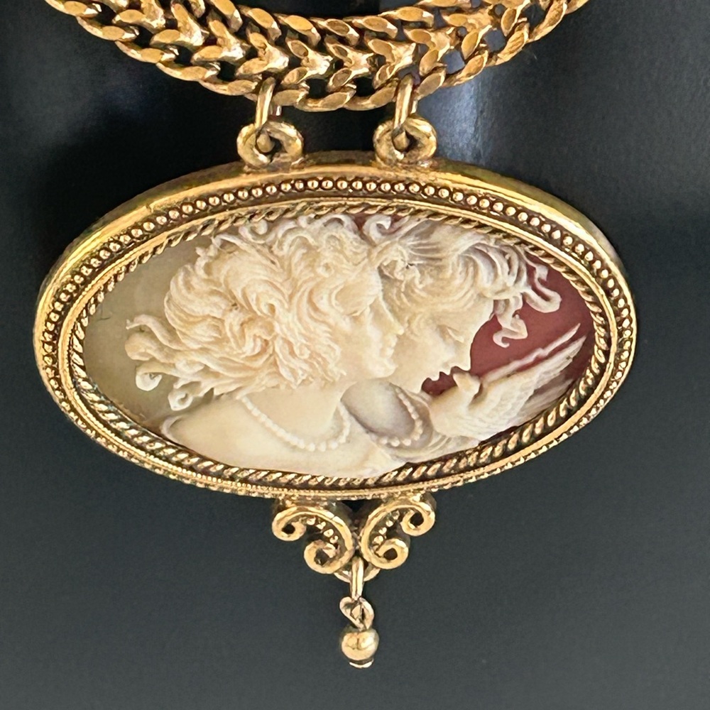 1928 Cameo Gold Tone Necklace - Picture 2 of 9